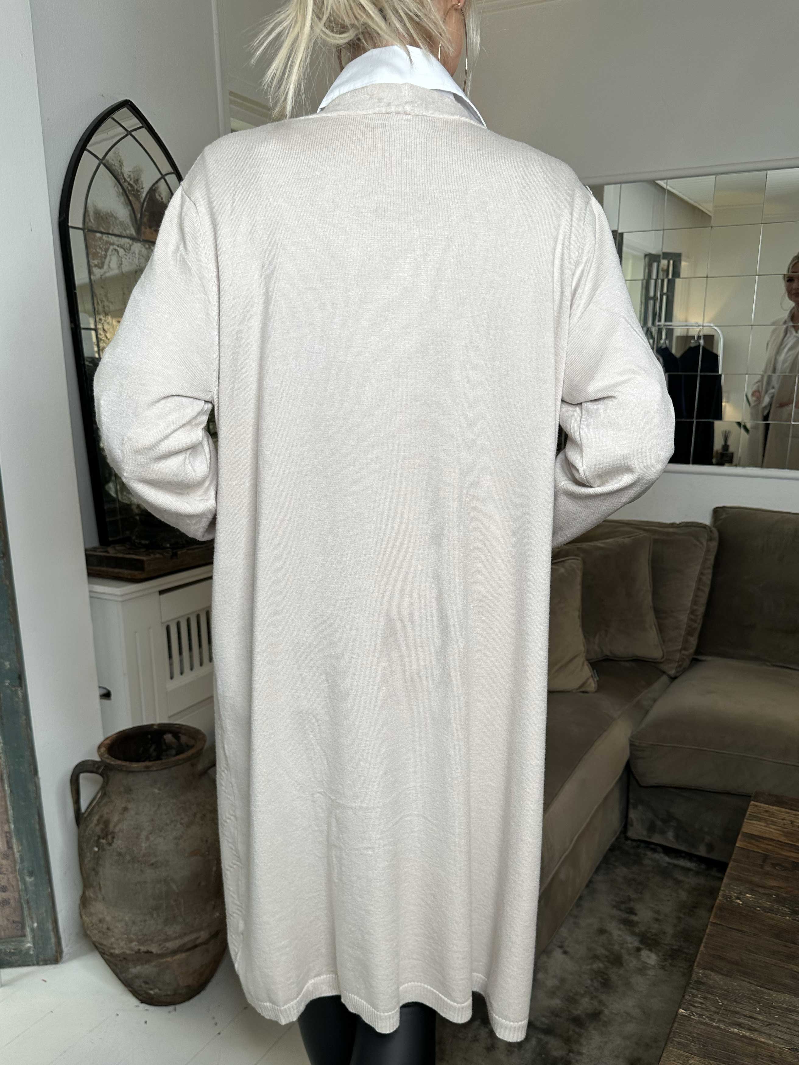 Agnesa - Lang strikcardigan med lommer